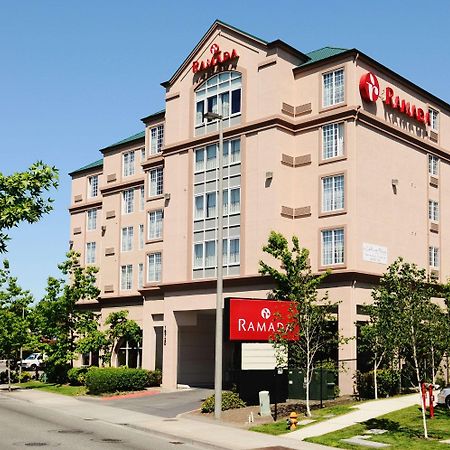 מלון Ramada By Wyndham Seatac Airport מראה חיצוני תמונה