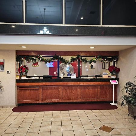 מלון Ramada By Wyndham Seatac Airport מראה חיצוני תמונה