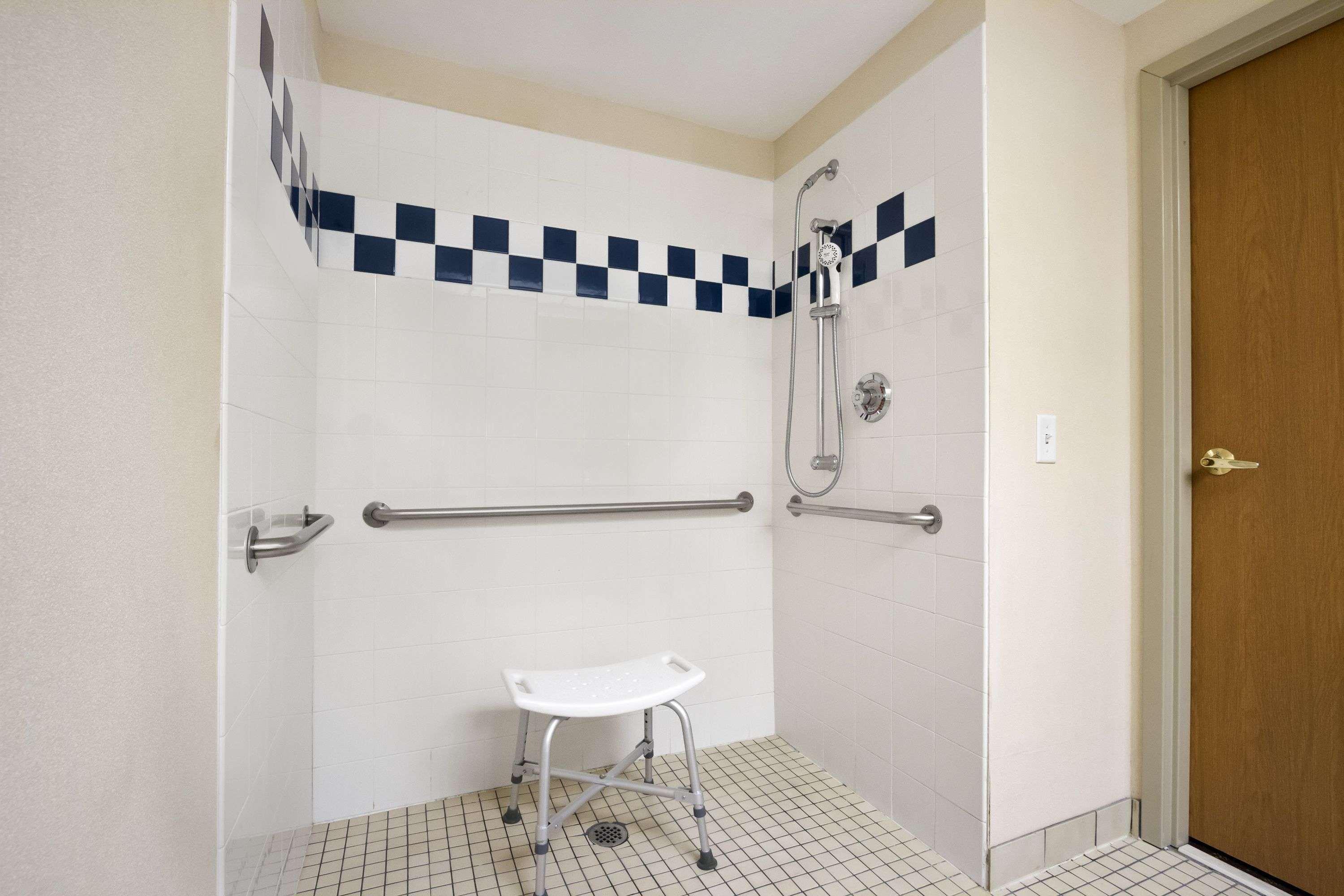 מלון Ramada By Wyndham Seatac Airport מראה חיצוני תמונה