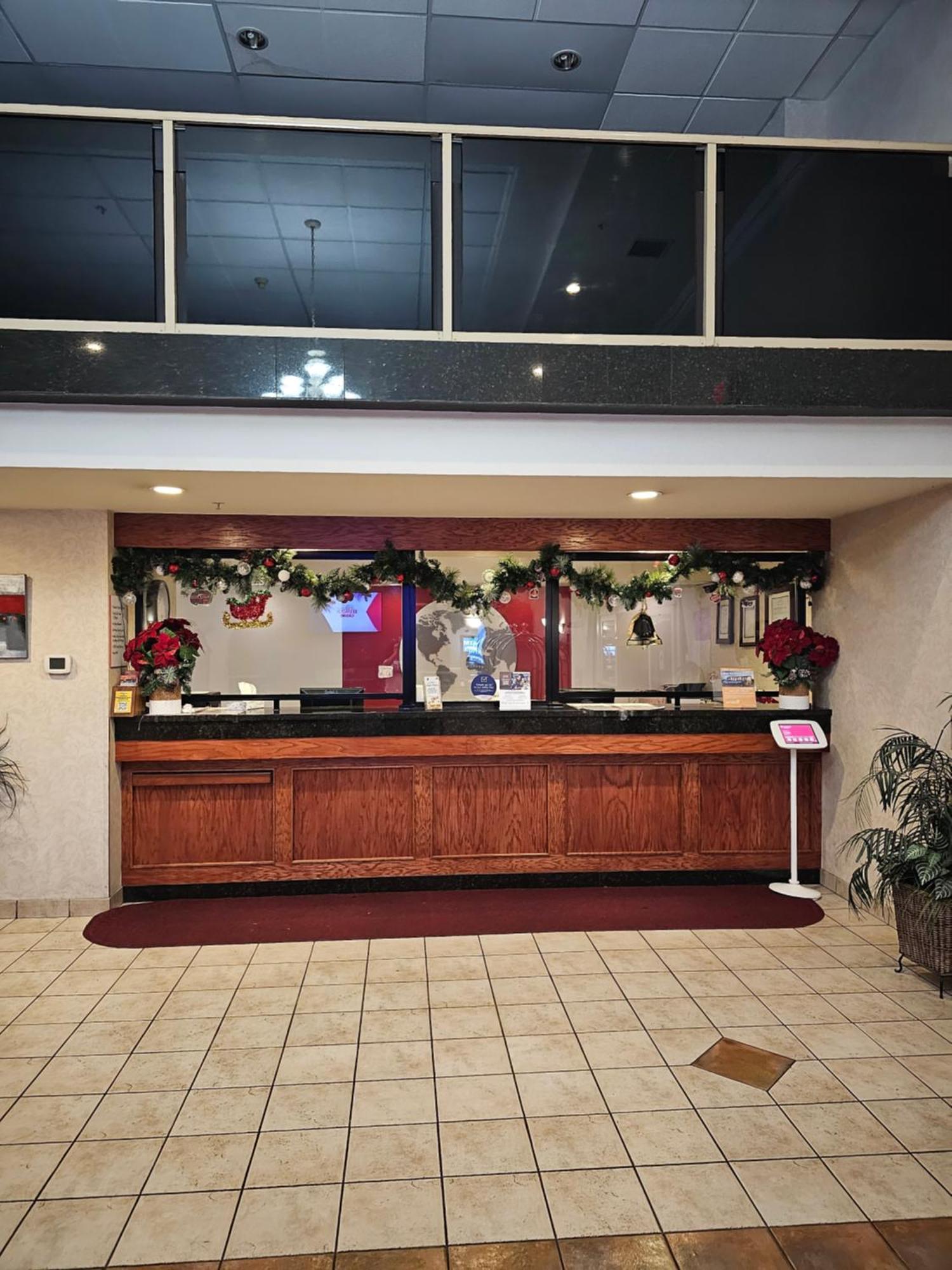 מלון Ramada By Wyndham Seatac Airport מראה חיצוני תמונה