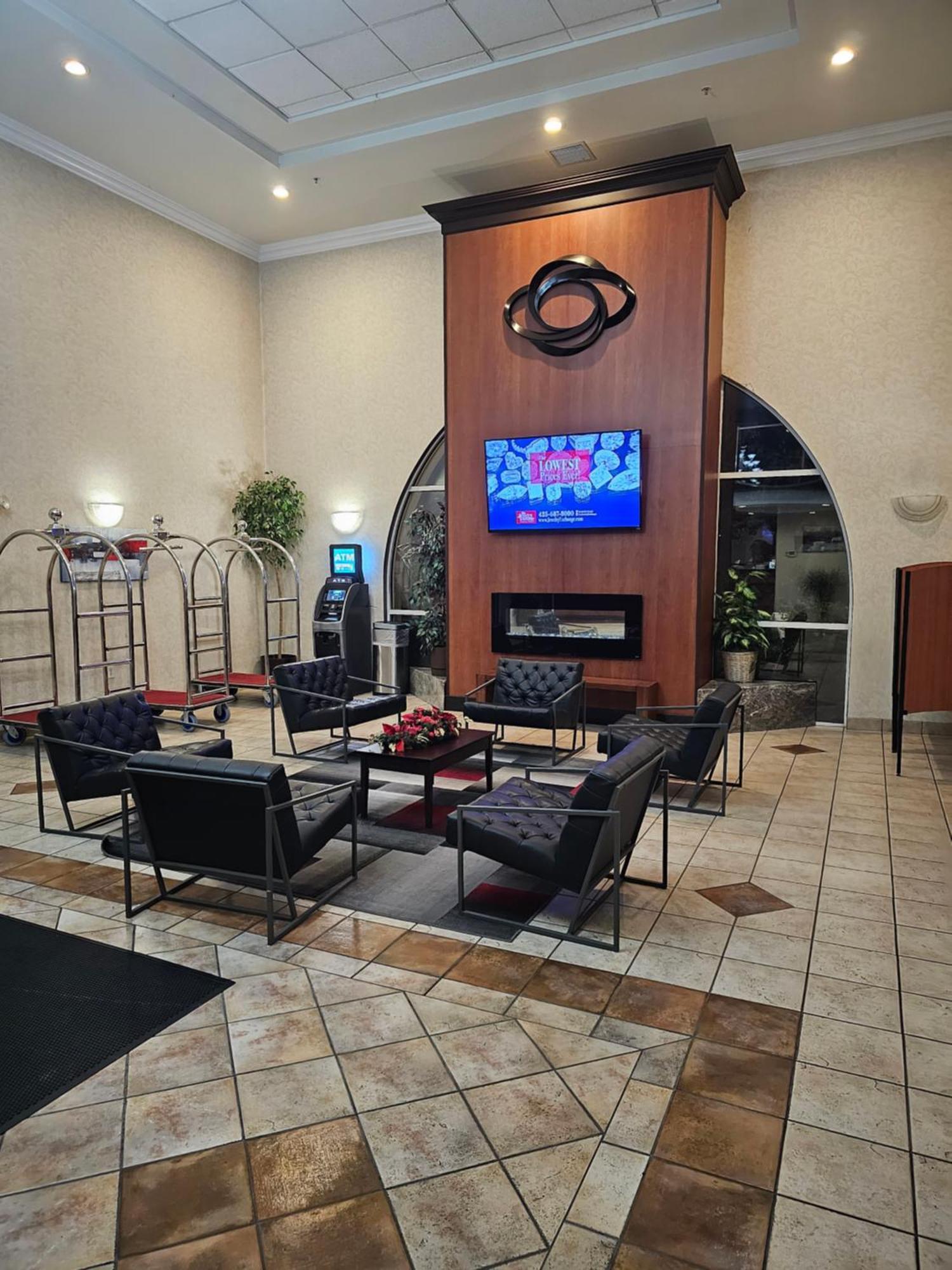 מלון Ramada By Wyndham Seatac Airport מראה חיצוני תמונה