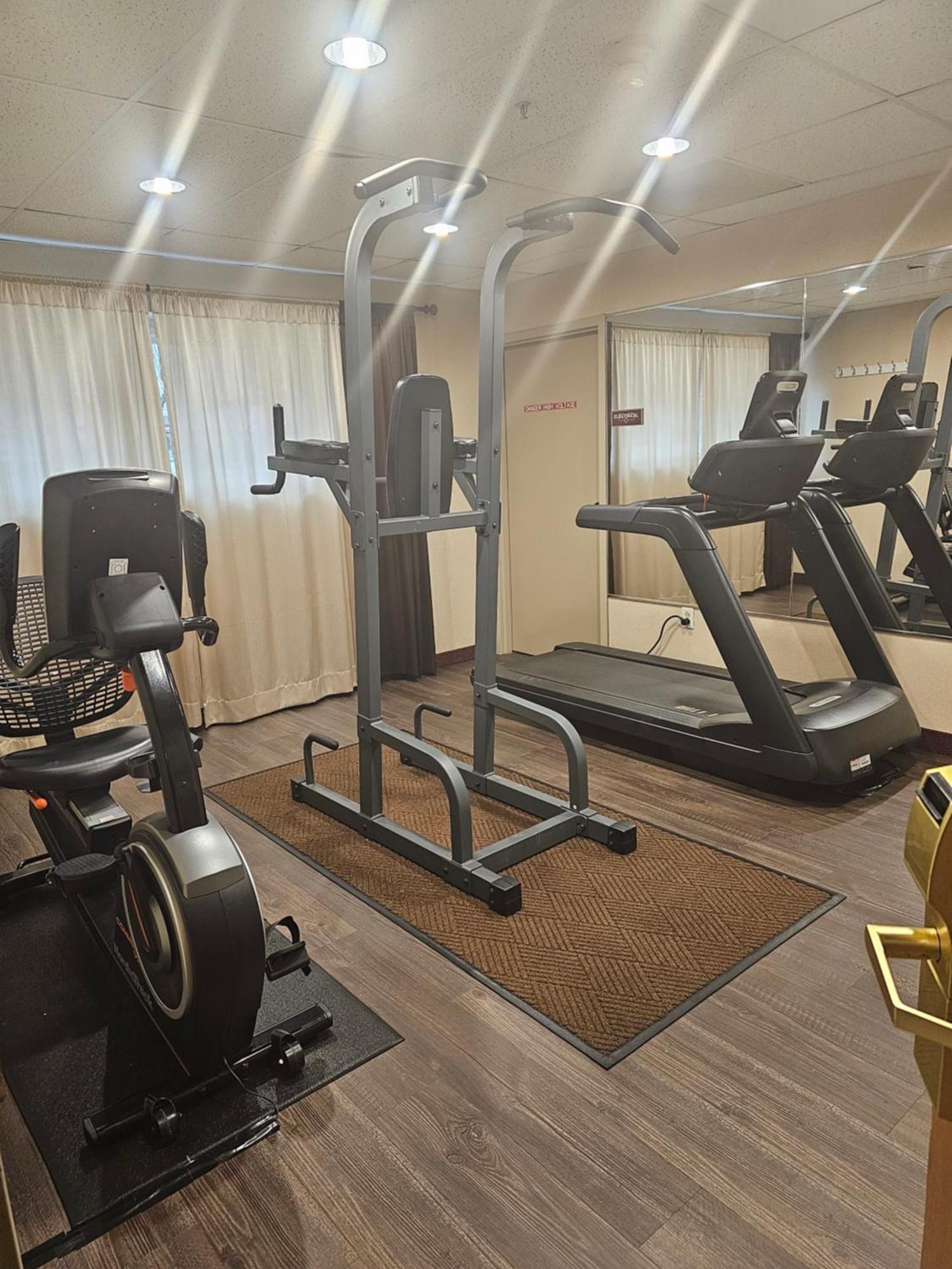 מלון Ramada By Wyndham Seatac Airport מראה חיצוני תמונה
