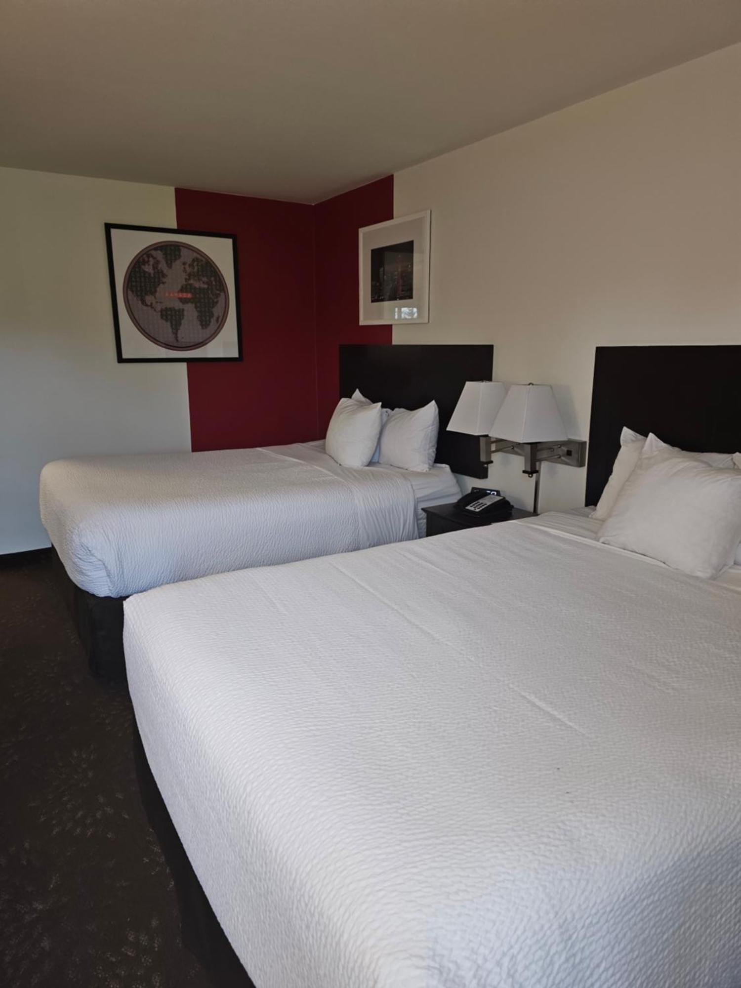 מלון Ramada By Wyndham Seatac Airport מראה חיצוני תמונה